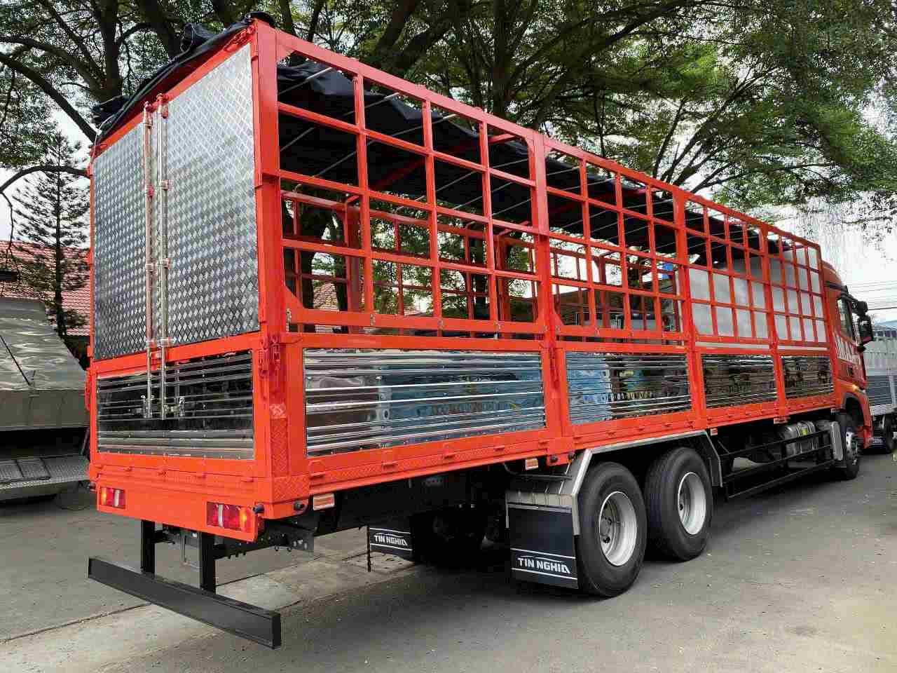 Giá Xe Tải Howo Max 3 Chân